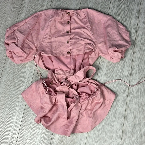 NWOT Astr The Cora cut out Top in pink / blush size M - Picture 11 of 12
